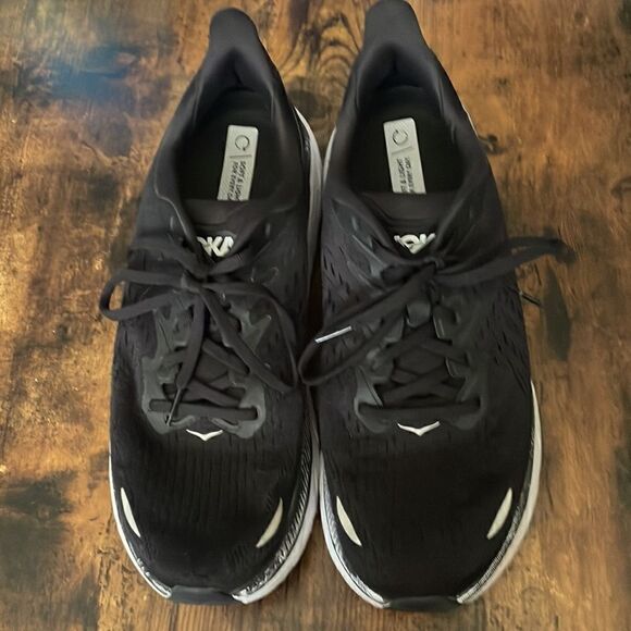 Hoka One One Men's Clifton 8
Black-White Size 9.5 - Picture 4 of 8